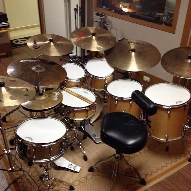 Drumography's tweet photo. ##Drumography #DrumPics #DrumSetups #Drumming #Drums #Drummers #DrumPorn https://t.co/KtcZqHmHp2