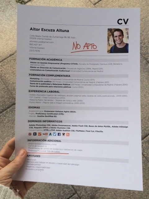 sandra_sabando's tweet photo. @NoticiasdeAlava  @gasteizhoy  vergüenza al encontrar un cv tirado en Vitoria. Lamentable por qué lo llaman no apto https://t.co/5ah6rFwqjn