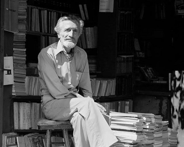 "İki yüzlünün dilinde tat, kalbinde ise fesat gizlidir." 

/Özdemir Asaf/