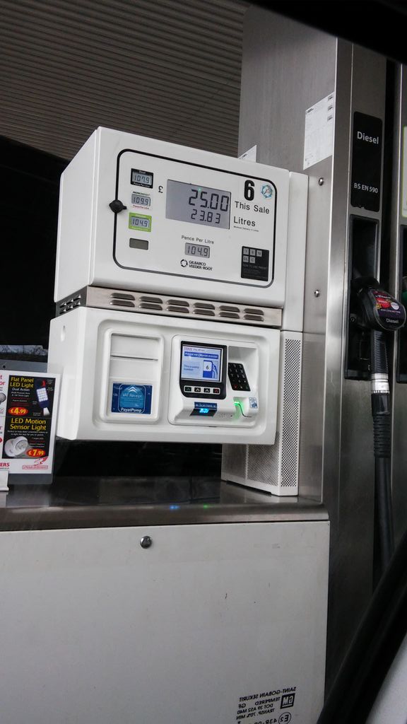 robb_smith1's tweet photo. Winning at both radio and at the pumps @LukeGregory18 #pumpboss #bangtidy https://t.co/jVB1kHJlNR