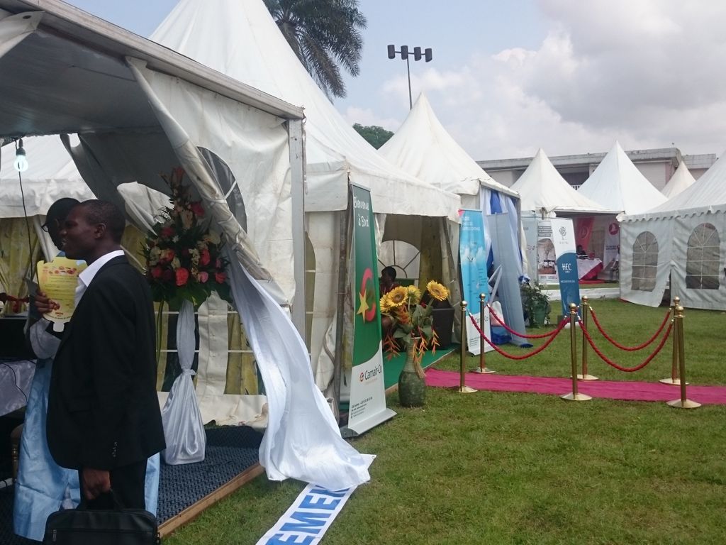 flavienkouatcha's tweet photo. Je vous invite à vous rendre sur le site du Cameroon Investment Forum #CIF2015
Maison du Parti de Bonanjo https://t.co/e4R1tFJZM8