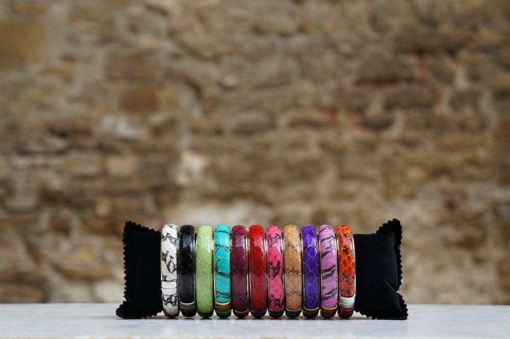 9 Made-In-Tuscany Items That Would Make Great Holiday Gifts girlinflorence.com/2015/11/26/9-q… via <a href="/girlinflorence/">Georgette Jupe</a>