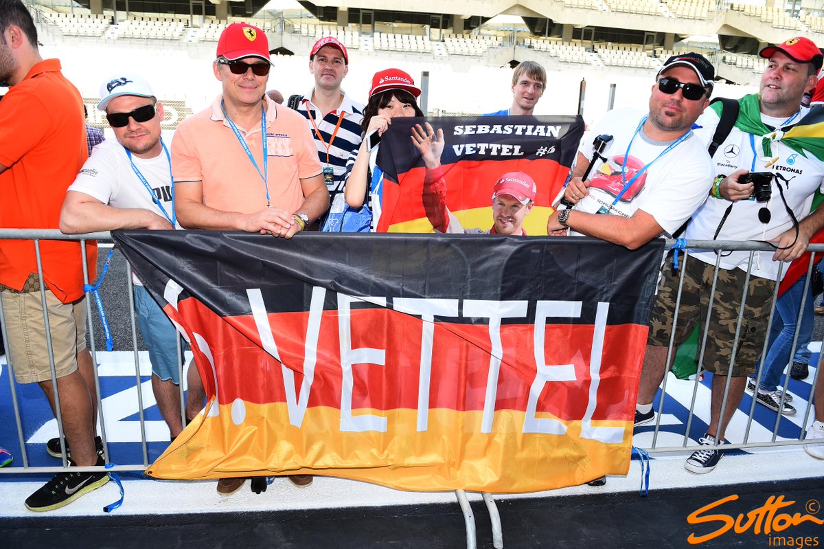 MSI_Images's tweet photo. The fans out in full force for the #AbuDhabiGP at the @ymcofficial #2015finale #F1 https://t.co/GQyKk19zRE