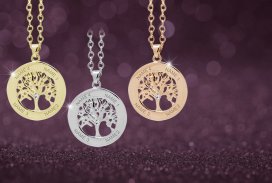 DressedHackney's tweet image. Personalised Tree of  80% OFF! bestdressed.co.uk/deal/personali… Now only £10.00!