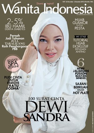 DewiSandraSBYFC's tweet photo. Dewi sandra 100 surat cinta untuk suami. #CoverTabloidWI terbaru edisi 1347 terbit Kamis 26 Nov 2015 https://t.co/fyJfFps3m3