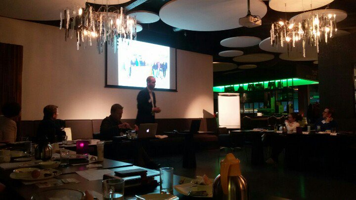 Ontbijt weer achter de kiezen. Tijd voor de bedrijfspresentatie van Jeroen Dorreboom van MTN accountants. #bni