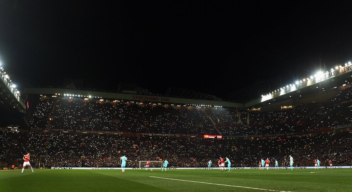 SkySportsPL's tweet image. Manchester United fans light up Old Trafford for George Best
skysports.tv/NbrfI8
