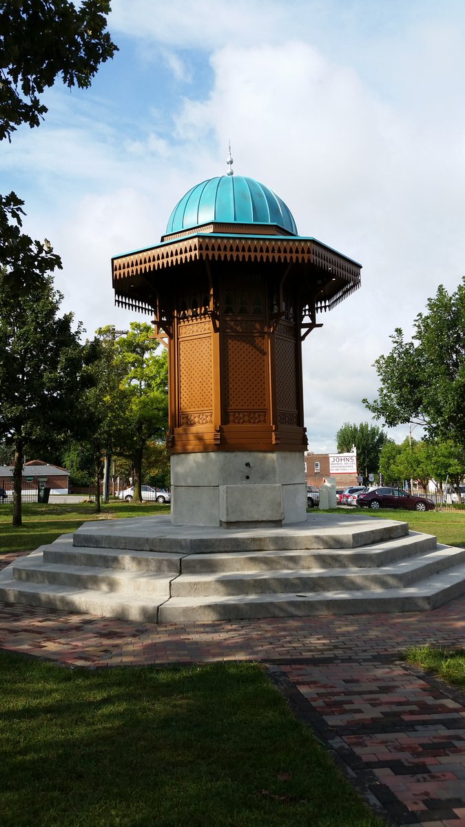 zackattackback's tweet photo. Reason #30-Sebilj the Bosnian monument #Contest #STL66 #Bevomill https://t.co/rVw2zOEKdg
