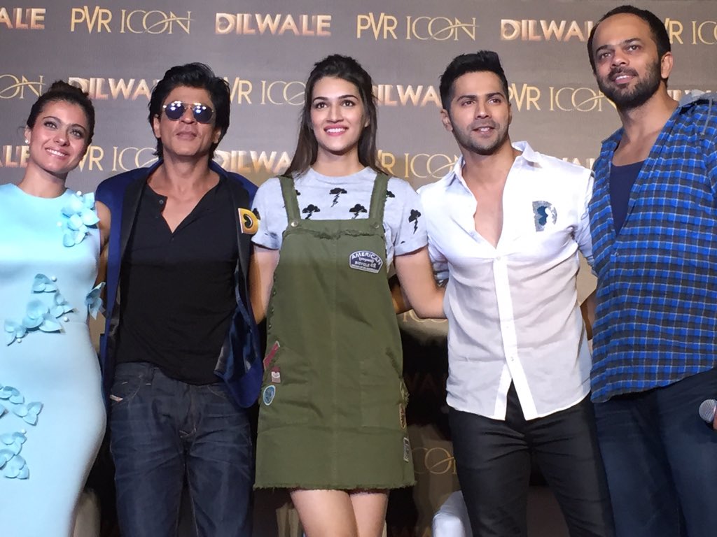 RedChilliesEnt's tweet image. The super team of #Dilwale after the #ManmaEmotion song is shown to the media!