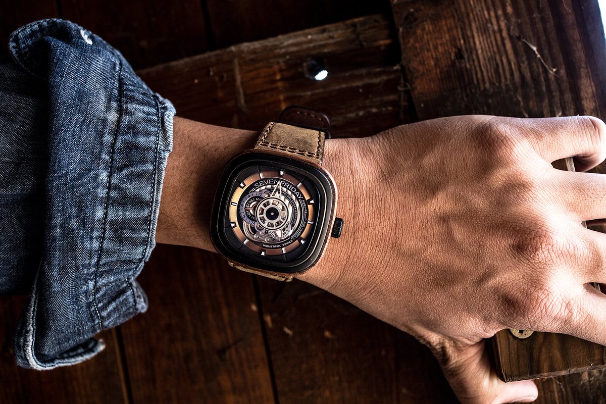 SJXwatches's tweet image. @SevenFridaySA Introduces the P2B/03 "Woody" Clad in Laminated Hardwood: watchesbysjx.com/2015/11/sevenf…