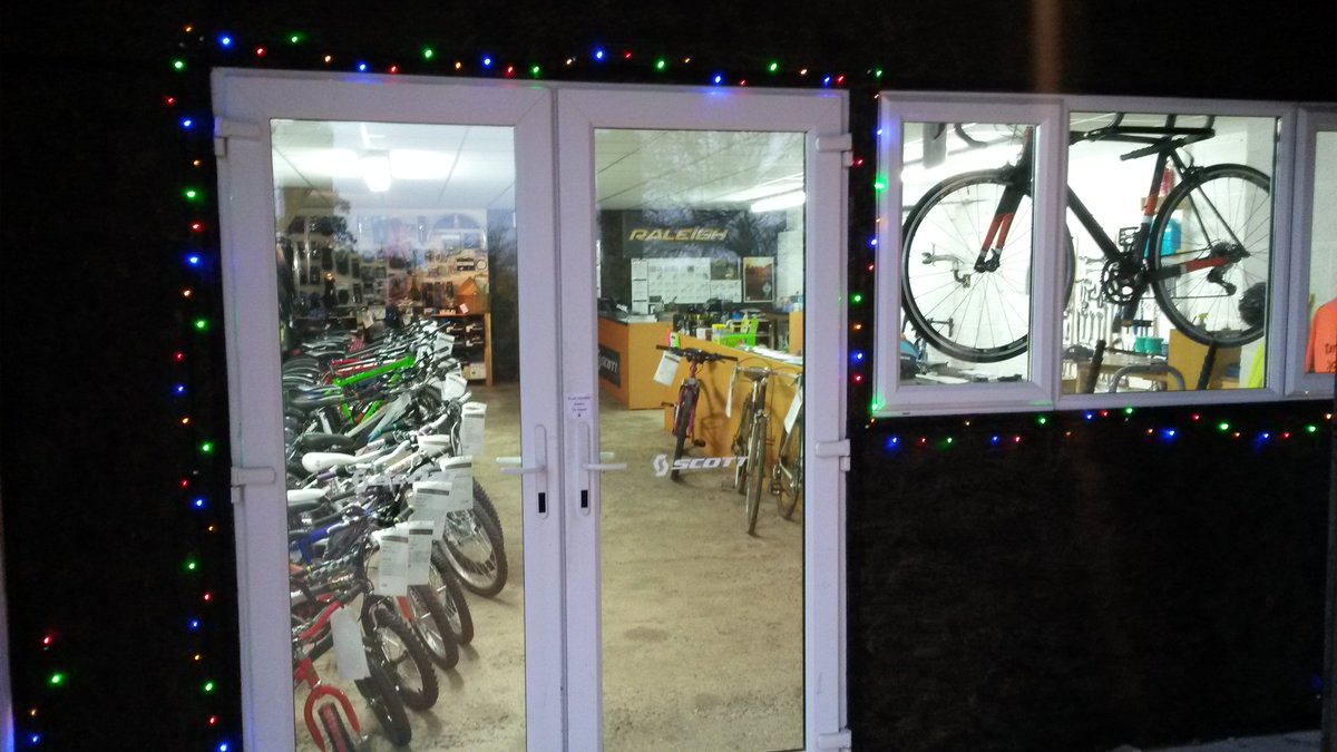 TurnersCycles's tweet photo. The twinkly lights are on! Christmas is on its way!

LATE NIGHT OPENING TODAY UNTIL 7.30PM (THURSDAYS). https://t.co/61MBR6xSeN