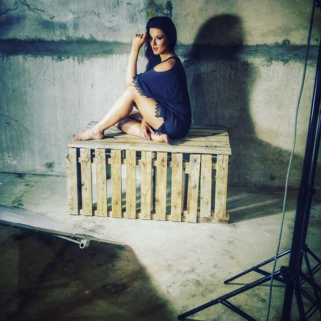 Lynnedj_MrsSA's tweet image. sneak peek BTS photoshoot of yesterday with @_bcroft  @janine_snyders