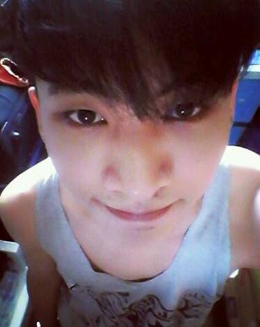 tzuyul_'s tweet photo. This guy really looks like JB! I just can't get over it 😊
#JB #jaebum #got7 #JBph https://t.co/0aJ547XnJd