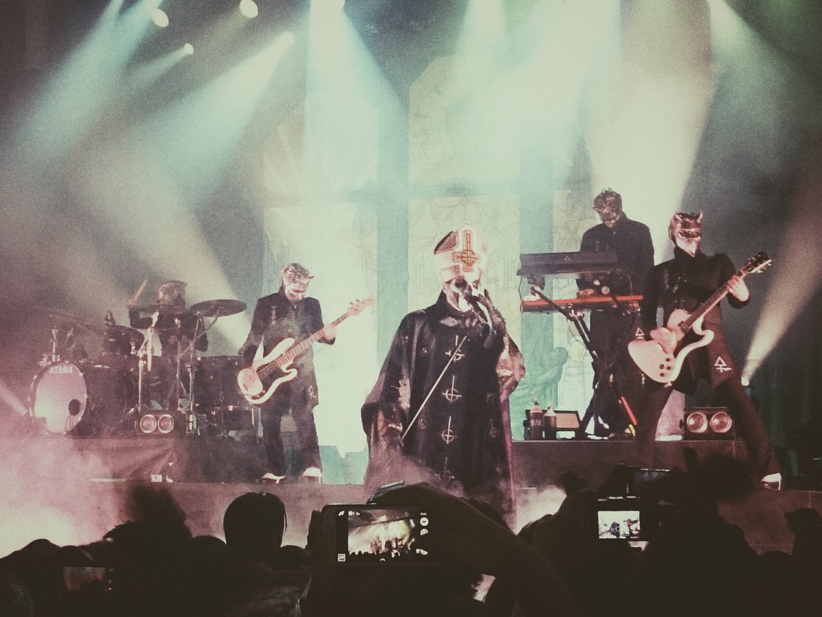 rottenpee's tweet image. Mágica velada la de anoche en Madrid. @thebandGHOST #GHOST