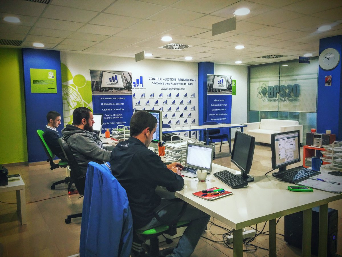 bps2_0's tweet photo. Nueva mañana de trabajo en BPS2.0 #marketing #diseño #web #RRSS @uBe84 @JCarlosC84 @daniherrera13 https://t.co/VKzuawrnLR