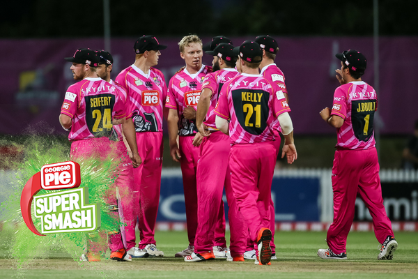 SuperSmashNZ's tweet photo. That six had snow on it! One last smash from Nick Kelly 36* off 16 wins it for @ndcaknights! #NKvCS #gpsupersmash https://t.co/3tO7W23agf
