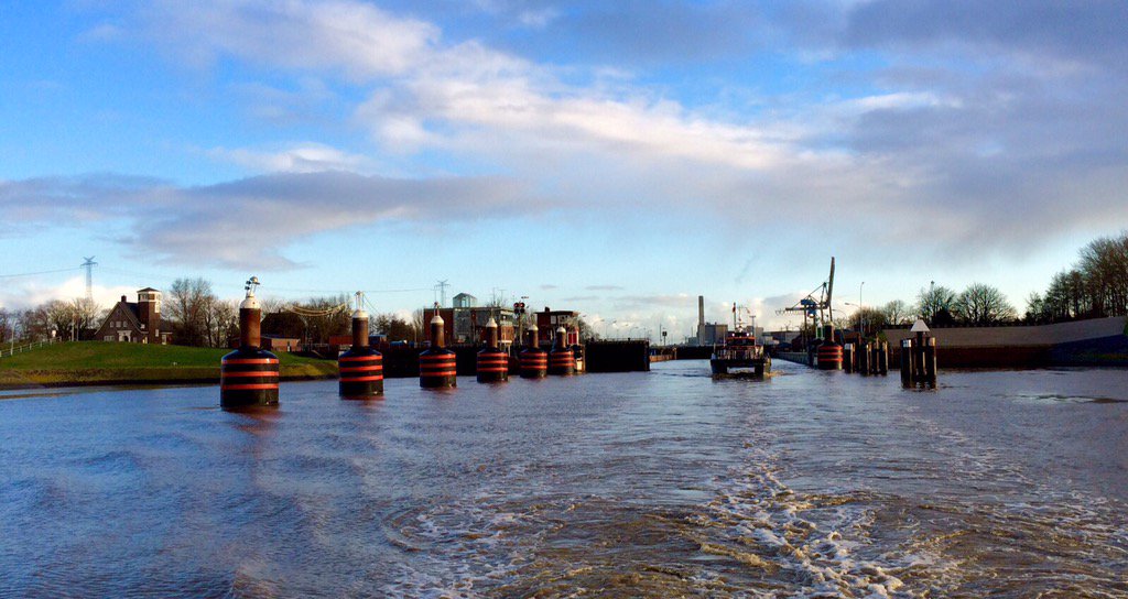 CWindSword's tweet photo. @CWind_Spirit @CWind_Ltd @C_Truk @volspec @ABVolvoPenta @Servogear https://t.co/sQ2h5ioU9r