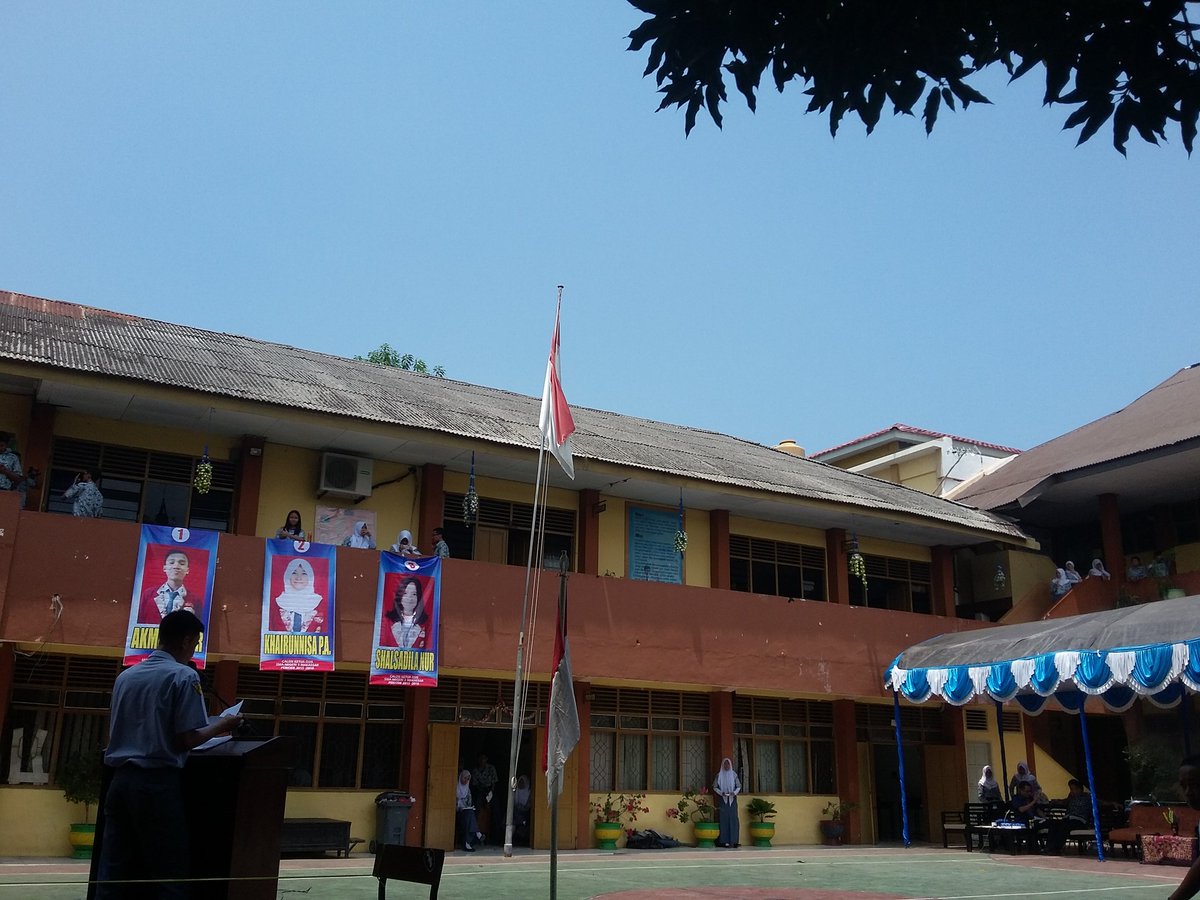 (...) dan selamat kpd yang terpilih menjadi ketua OSIS periode 2015 - 2016 saudara Akmal Amir (XI Ipa 2) !🎉🎊