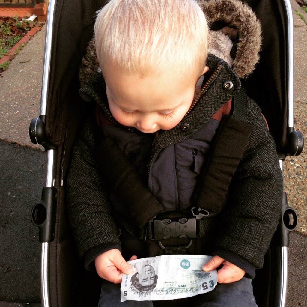 thewilkyways's tweet photo. We just found £5 on the floor! Let's use this money for good 🇬🇧💷 #100DaysOfGood https://t.co/2x107o794z