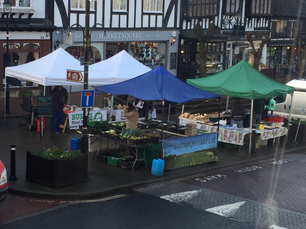 Great to see <a href="/FishmongersFR/">Veasey & Sons Fishmongers 🐟🦀🐙🦐</a> has some company at the #eastgrinstead #farmersmarket all local produce