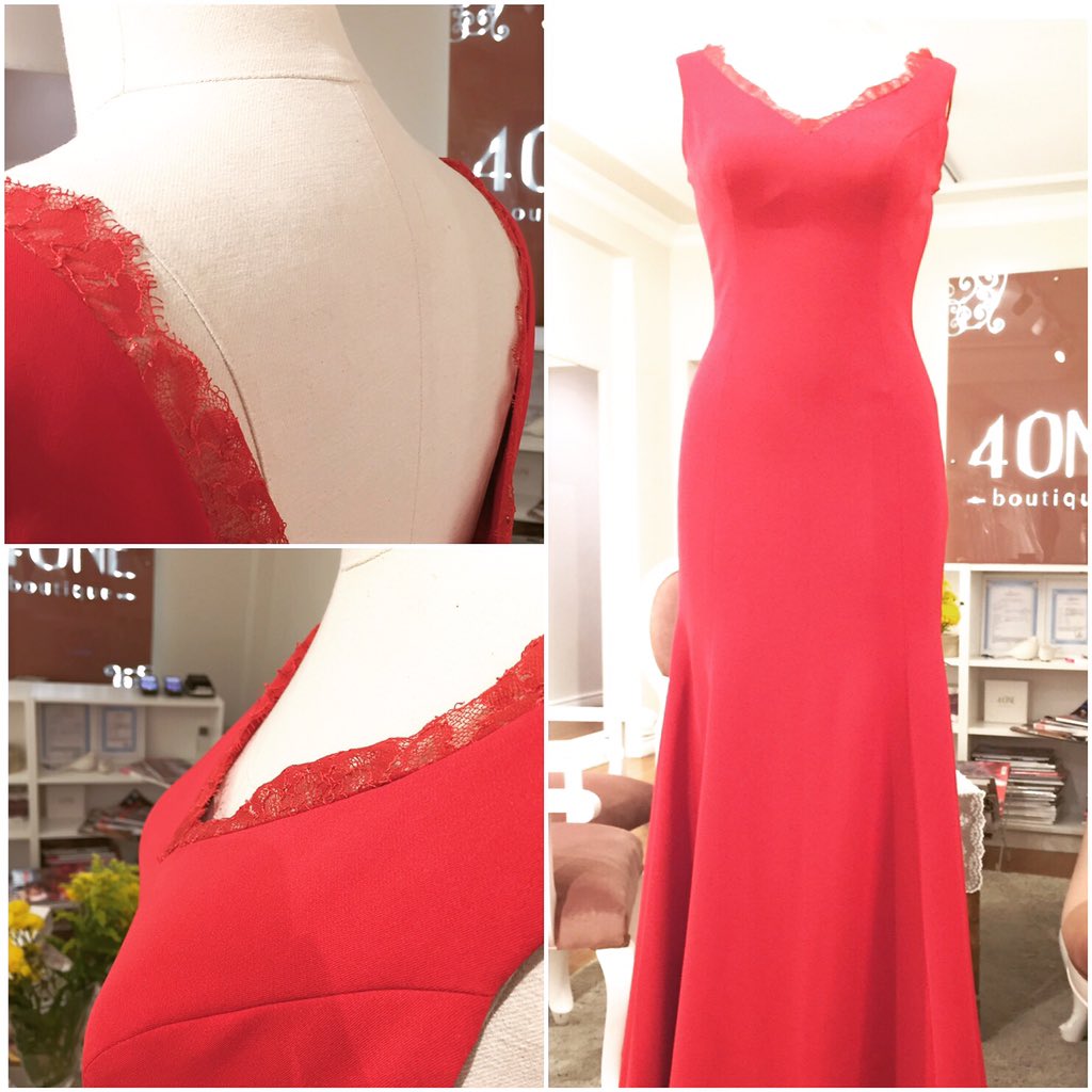 Yılbaşı hazırlıkları başlasın! 🎈🌲✨👠 #abiye #kırmızı #dantel #balıkabiye #4oneboutique