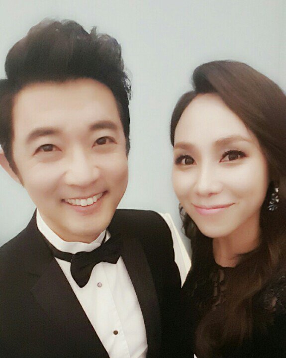 오랜만에 뭉친 다니엘과글로리아^^
시상식에서 만났넹~ 기분좋은시간~