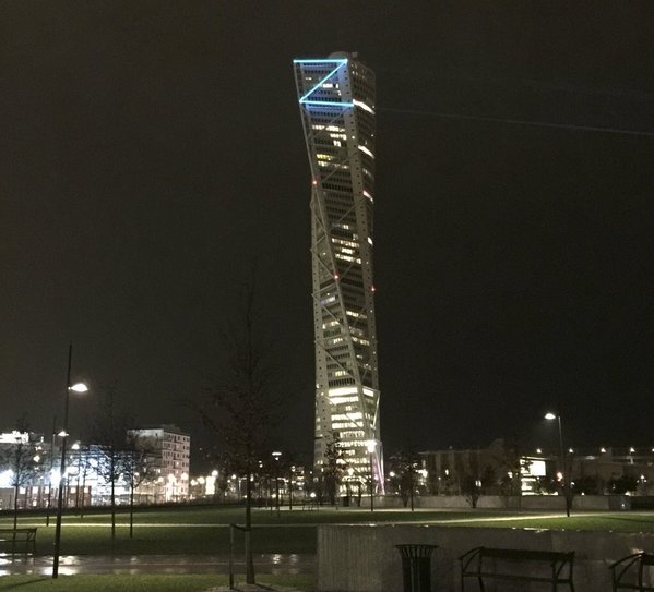 tsffanzone's tweet photo. Zlatan Ibrahimovic's homecoming in Malmo last night! #MalmoePSG https://t.co/eHYmSW2jiB