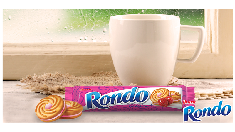 Ulker_Rondo's tweet photo. Yağmurlu bir günde çay ve Rondo Çilek ile içimizi ısıttığımız harika bir an. https://t.co/Ntyo6t2h1A