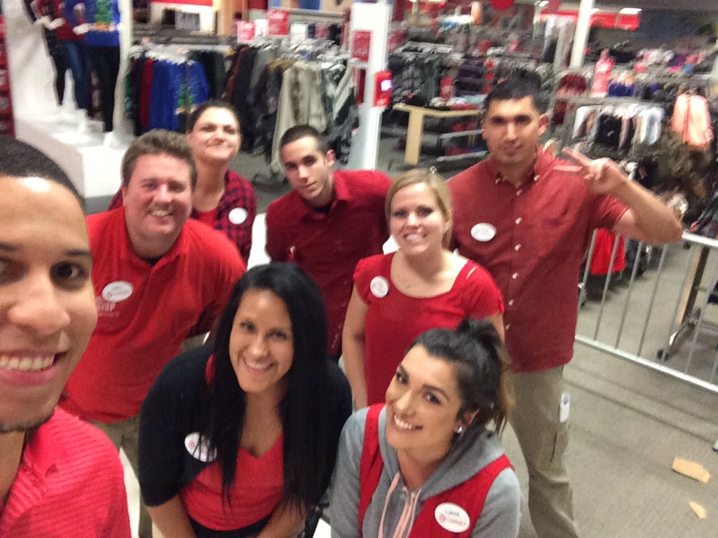 T1305 wrapping up Black Friday prep. Love my team! #derricktakesblurrypictures <a href="/ms11angie/">Angelica Pulido</a> @jjonesca