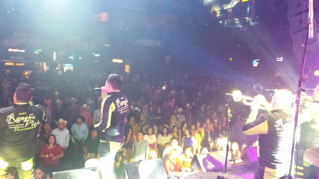 b_ranchoviejo's tweet photo. Mañana nos vemos en san Antonio tx en el Fista event center !! Noche de rancho 100% sinaloense https://t.co/a6Noivzn3B