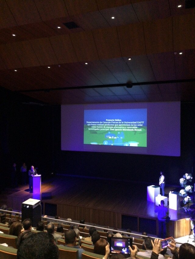 EAFIT's tweet photo. El #proyectoHelios, de energía solar, destacado por su gran impacto con un premio #MedellínInvestiga https://t.co/HUMqbUrXS9