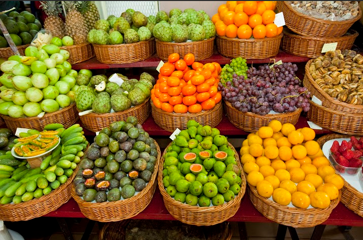 Cristiano's tweet photo. Whenever visiting #Madeira, don’t miss a visit to Funchal Marketplace “Mercado dos Lavradores” #visitmadeira https://t.co/QDxiGDfBju