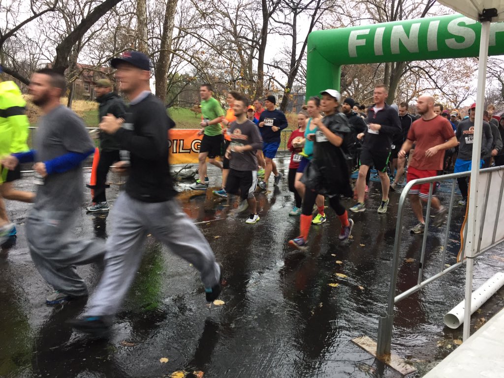 Bonyen_Lee's tweet photo. 1200 runners from 26 states, D.C., 2 Canadian Provinces, Australia &amp; Belarus in the #PilgrimRun at Hyde Park! https://t.co/MXLOqq1GRM