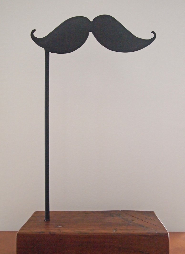 inossidable's tweet photo. Ya tenemos casi listo el Premio al Bigote más Original del nuestro #VermutSolidario #MovemberES #inossidable https://t.co/AvZc6pHiKO