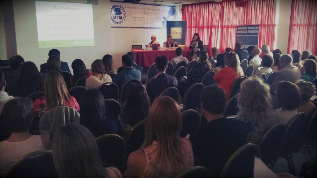 CeATS_ARGENTINA's tweet photo. Panel II habla Liliana Rico de #AGIP presentación Sistema de Tickets en #XXVIER #CeATS #LaMatanza#LateCeATS2015 https://t.co/jdm12knWq7