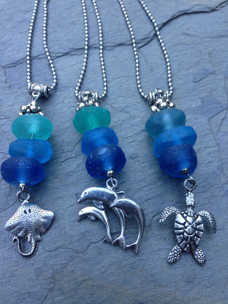 StudioFEIFISH's tweet photo. Recycled-glass Ombré necklace https://t.co/2A5zPEfOcU