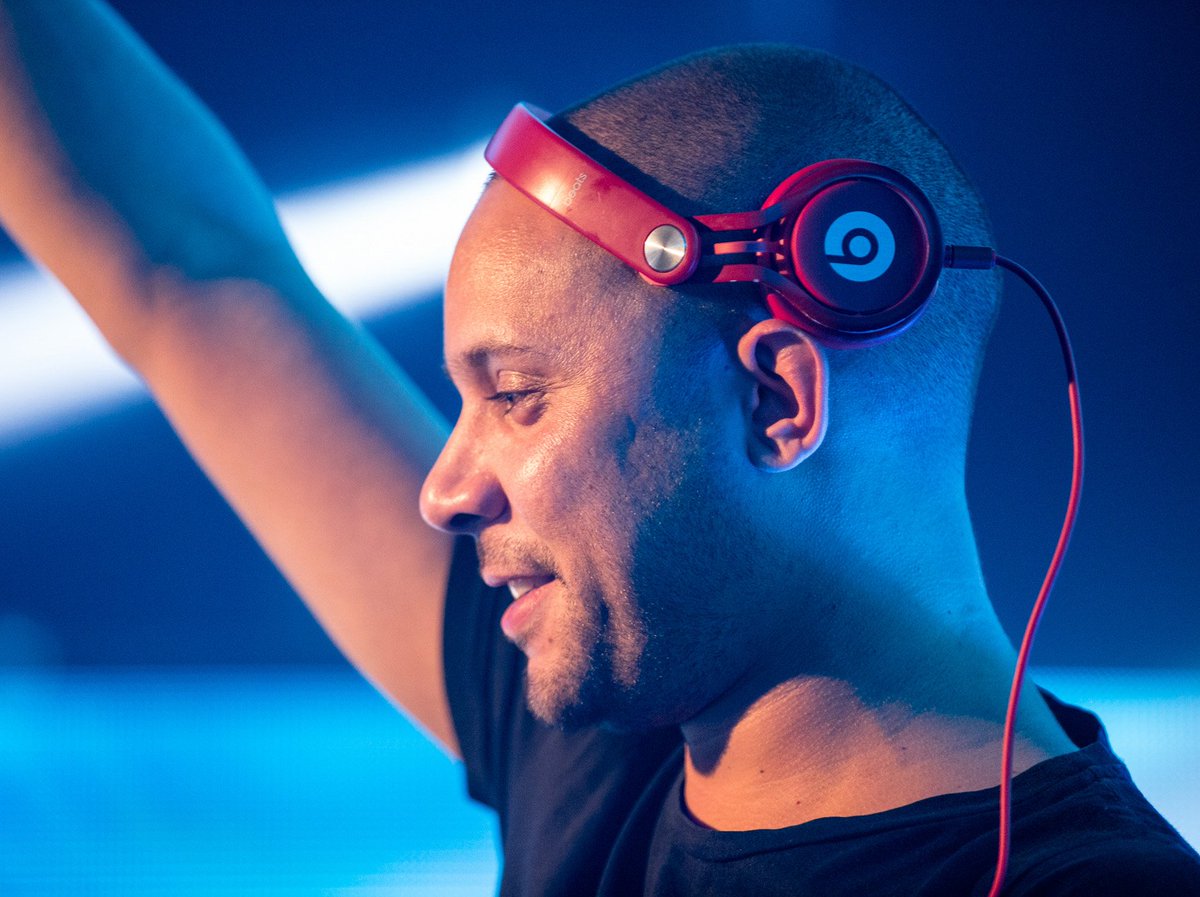 RT <a href="/wildstylez/">Wildstylez</a>: NL: JA! Ik mag 2x2 kaarten weggeven voor Essential Festival dit weekend! Simpel: RT en win! :)