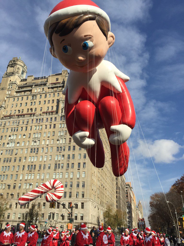 chandabell's tweet photo. Let's have a parade! #MacysParade #elfparade @elfontheshelf @Macys https://t.co/ebXYZr8RfC