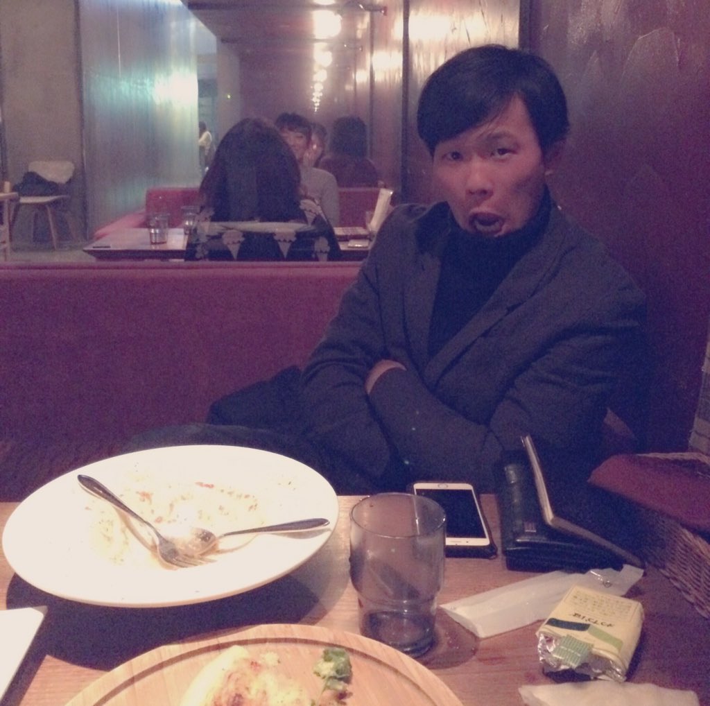 takumacchiii's tweet photo. あそこはカップルじゃないと
は、は、はいれんだろ！！
と怯えるつかちゃんと
急遽ごはん行ってきた（笑）

#CELLU LOID #顎 #神隠し https://t.co/opRLsCFLgs