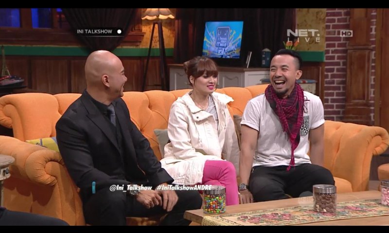 Aaja142Dewi's tweet photo. Film nya  om @corbuzier kerennnn bangeet @Ini_Talkshow @newsuleprikitiw @andretaulany74 #InitalkshowANDRE https://t.co/54yOWpe0xQ