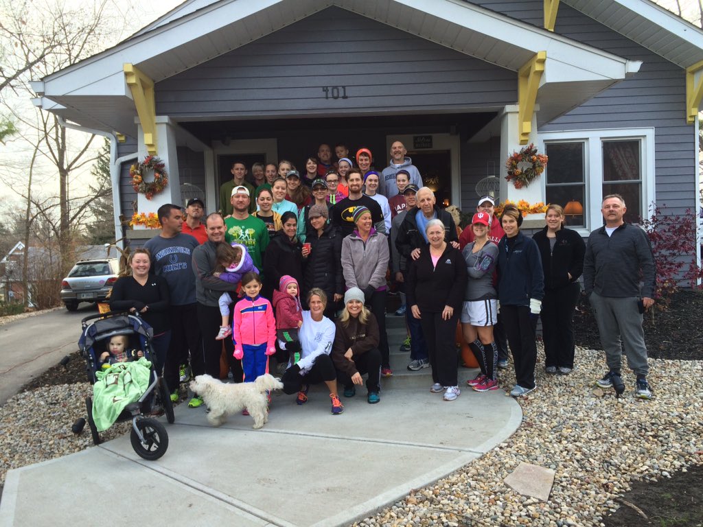 lou_gilbert19's tweet photo. 3rd Annual Gravy Train 5K, Thanksgiving morning with Great Danville friends! https://t.co/wtncUVVfMe