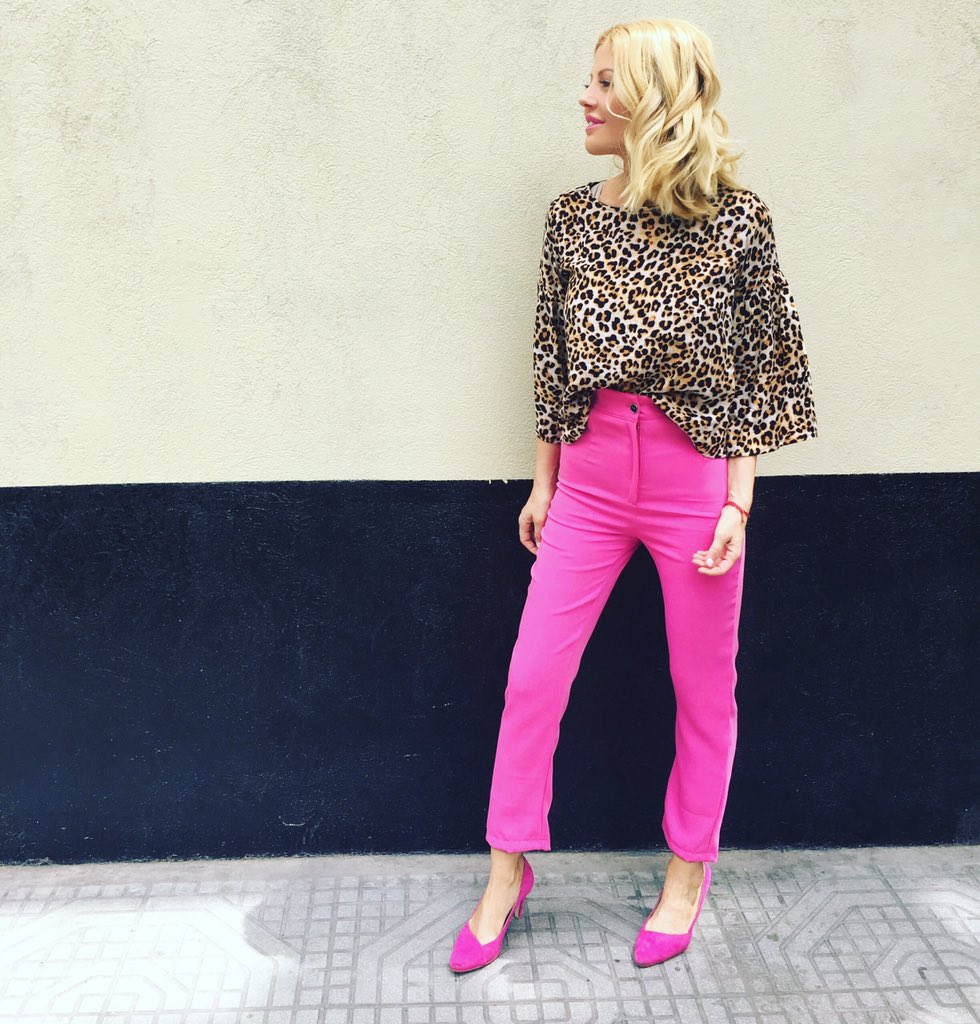 barbiesimons's tweet photo. Jueves en @C5N Total Look by @Houseofbecci @Ceilonia @Bnedikta https://t.co/vVGXIMIxEt