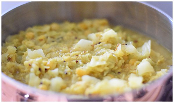 GlobalVegTweets's tweet photo. Cabbage w/lentils &amp; coconut  #veganthanksgiving #glutenfreethanksgiving  @MeatlessMonday https://t.co/Fo8Uh0rm3b https://t.co/p9zQRVrfI0