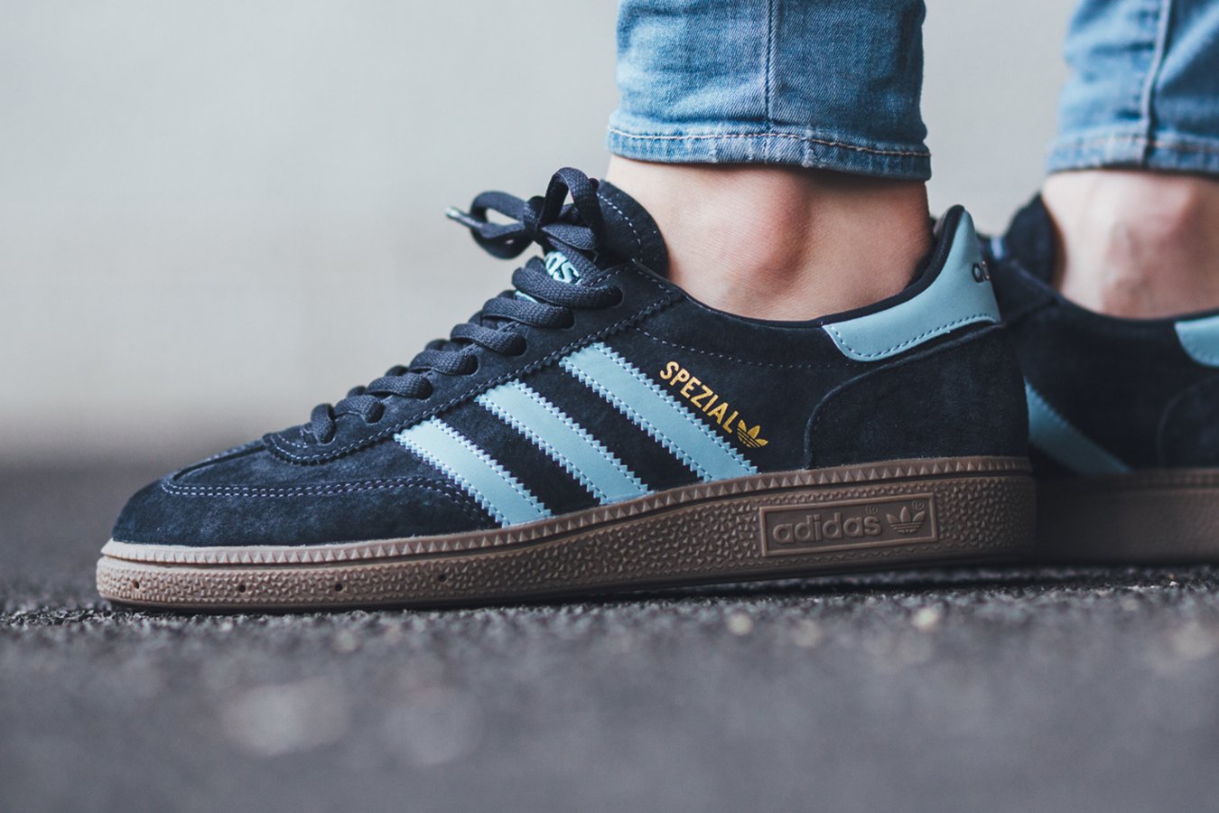 Titolo on Twitter: "Adidas Spezial - Night Navy/Clear Blue/Gum SHOP HERE: https://t.co/0wG3PmZAEK https://t.co/gDxN0ngrhC" / Twitter