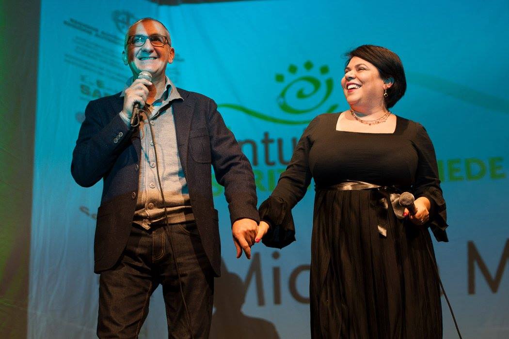 KelleddaMurgia's tweet photo. Io e @FrancescoAbate in uno di quei momenti che non passano. Grazie anche da #Chirù @Einaudieditore https://t.co/ilGCxYP3xP