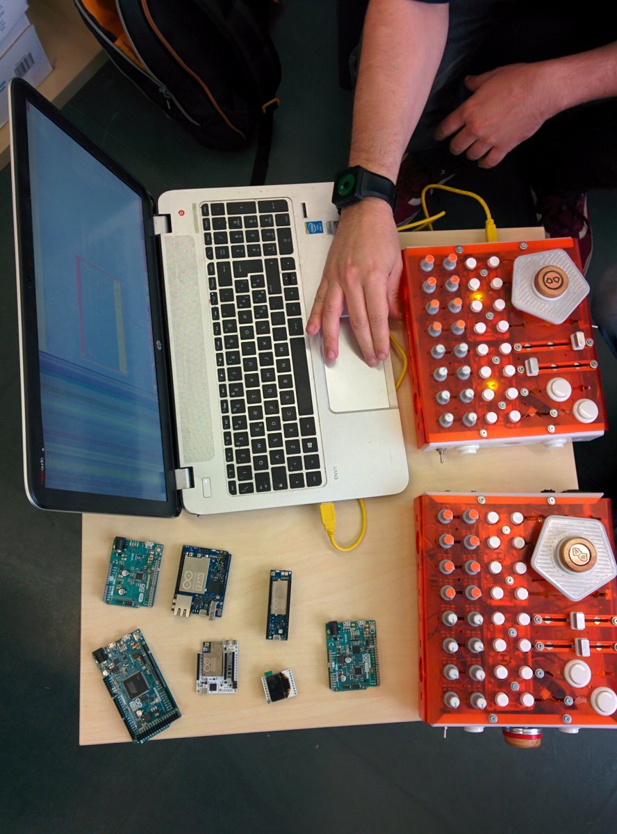 giandolf's tweet image. I ragazzi di @HackspaceCT presentano #DART midi/dmx controller ad @ArduinoOrg #arduino #arduinoorg #swmessina