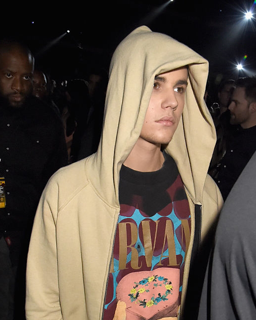 secutebelieber's tweet photo. Justin Bieber at awards shows vs Justin Bieber at boxing match https://t.co/qgPoZX4rln