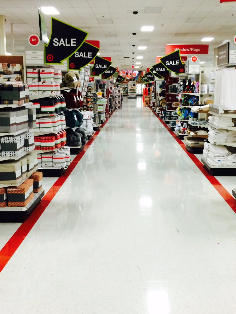 dustylee1987's tweet photo. We're ready!! #BlackFriday #2186 #teamworkmakesthedreamwork https://t.co/RjiEymmTi1