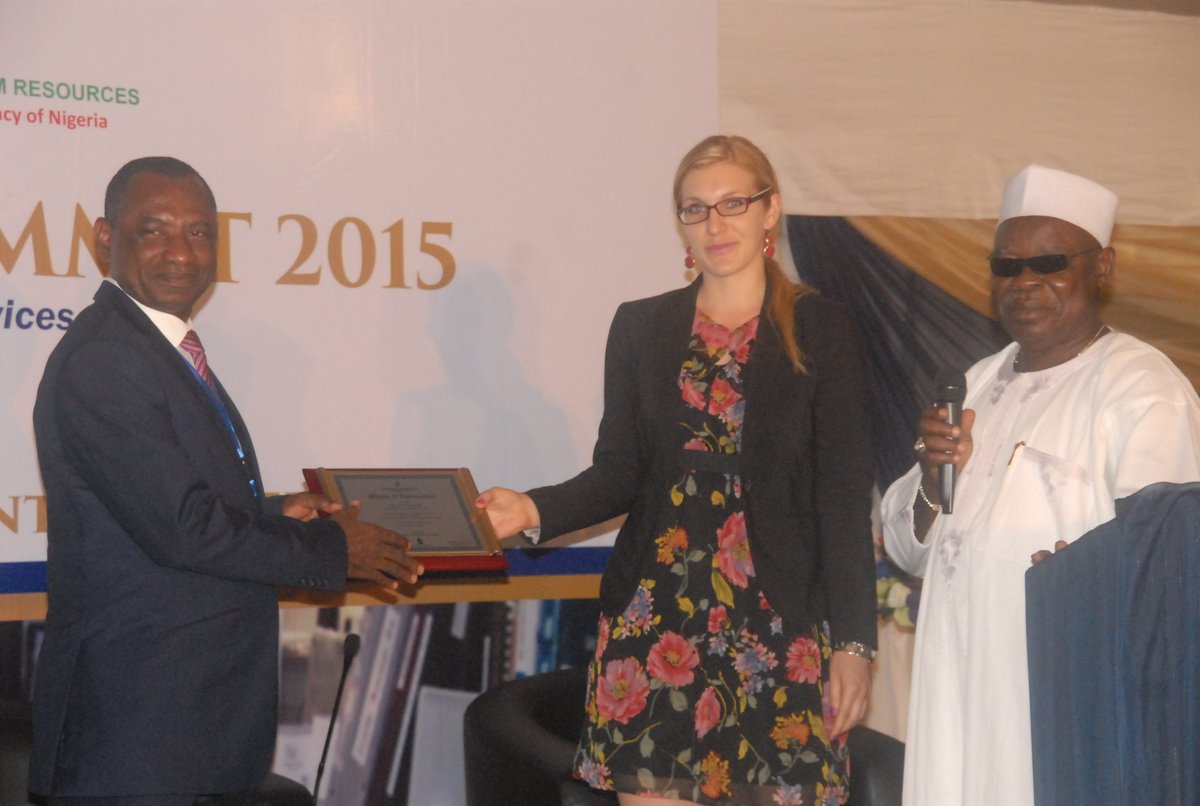 NigLubSummit's tweet photo. @LubconIntl MD Mr Taiye Williams receiving his plaque of honour at the #NigLubSummit https://t.co/NpmKXq0fuc
