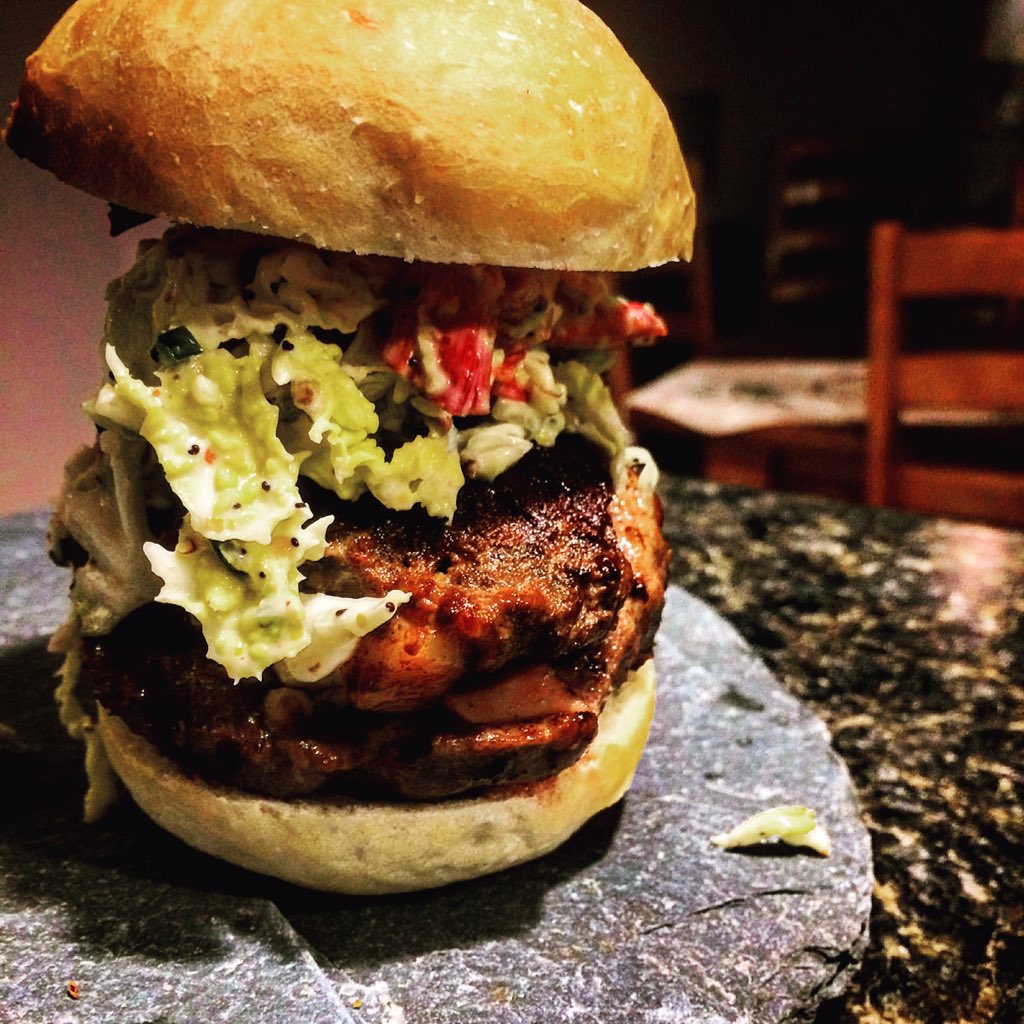 chefmoustachio's tweet photo. Elk Slider. Salt Beef Slaw. Smoked Cheddar @5broscheese #masterchefcda #masterchefcanada #food #foodie https://t.co/OTpFLPo211